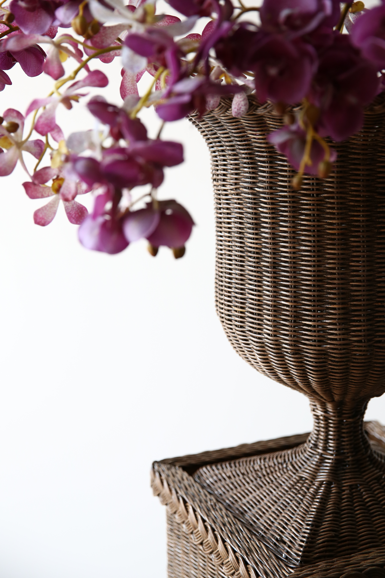 Arbour Pedestal with Urn – Brown | Wicker & Rattan Decor