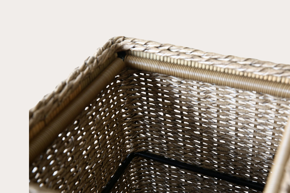 Outdoor Arbour Pedestal with Urn – Twisted Abaca