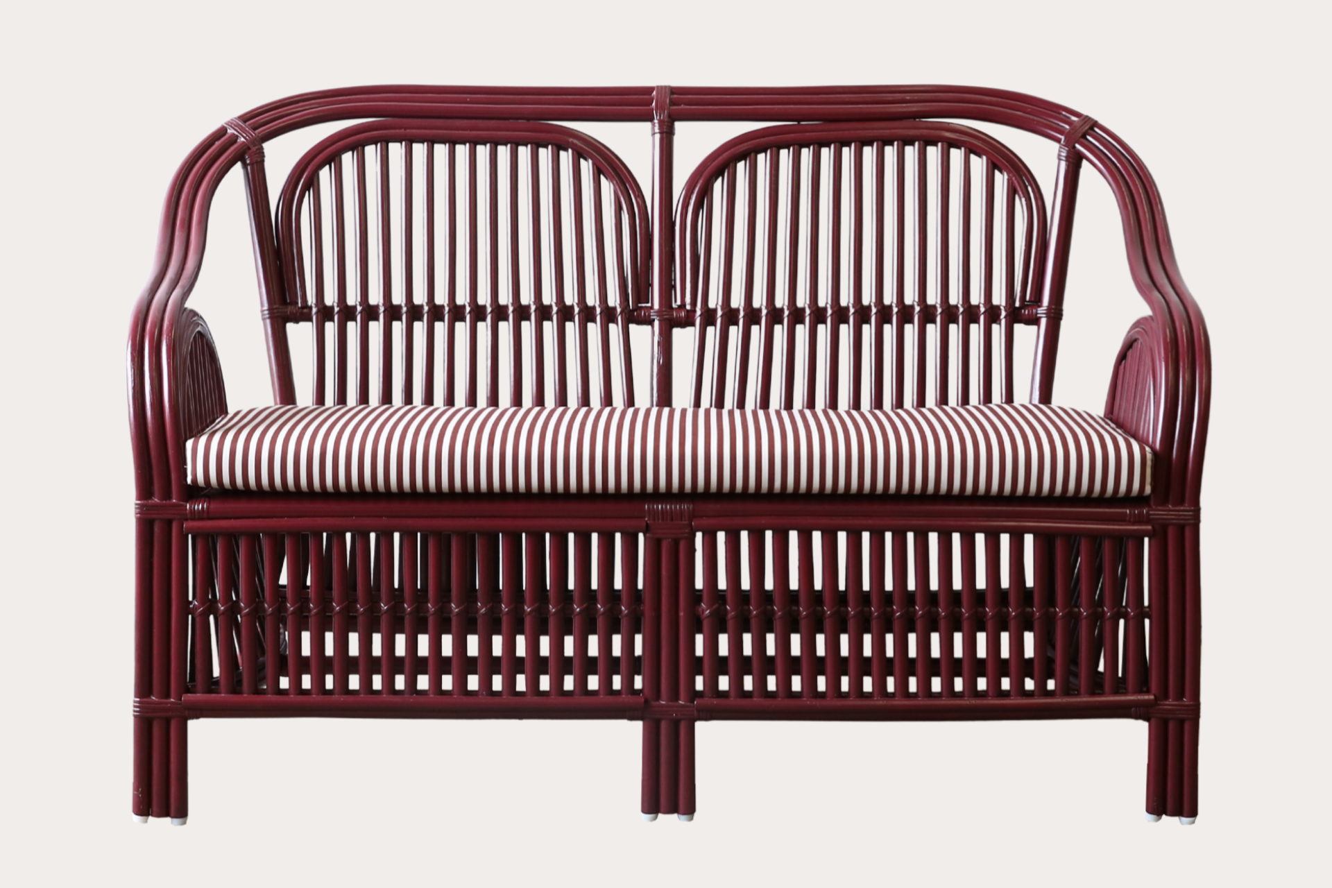 Brookhaven Carver. 120cm Seat. Marrakesh Red