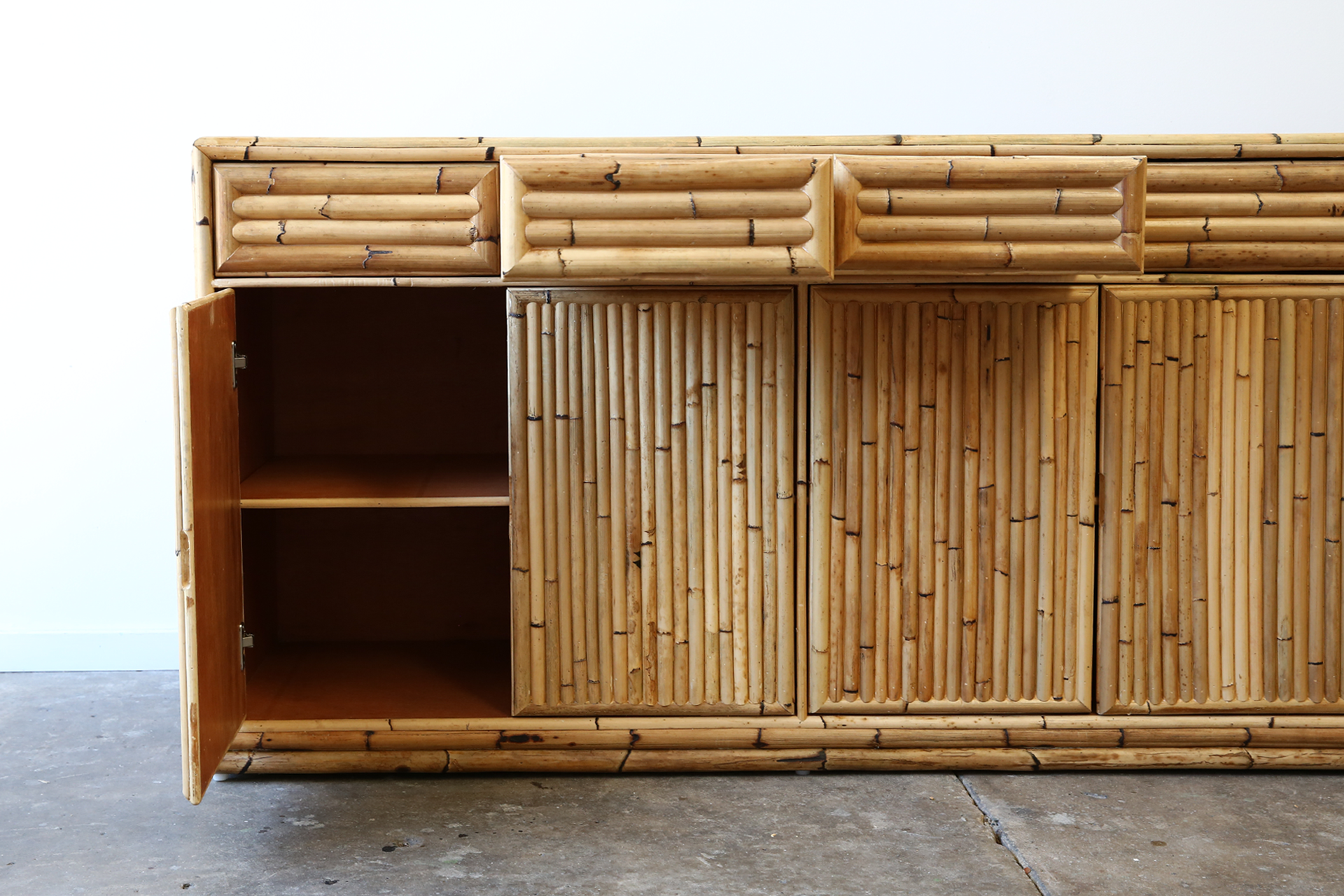 R056 Credenza
