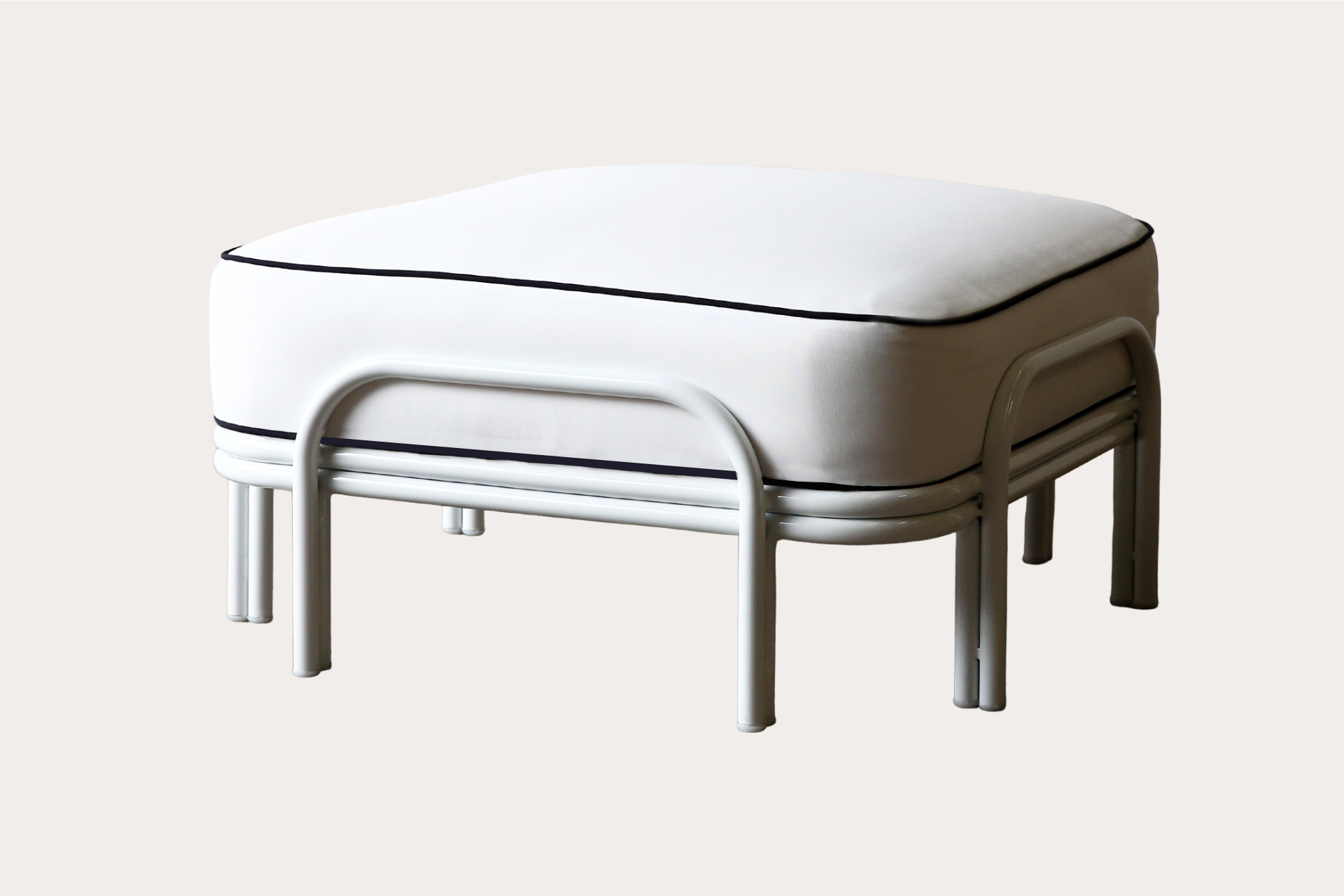 Esterno Outdoor Ottoman. White