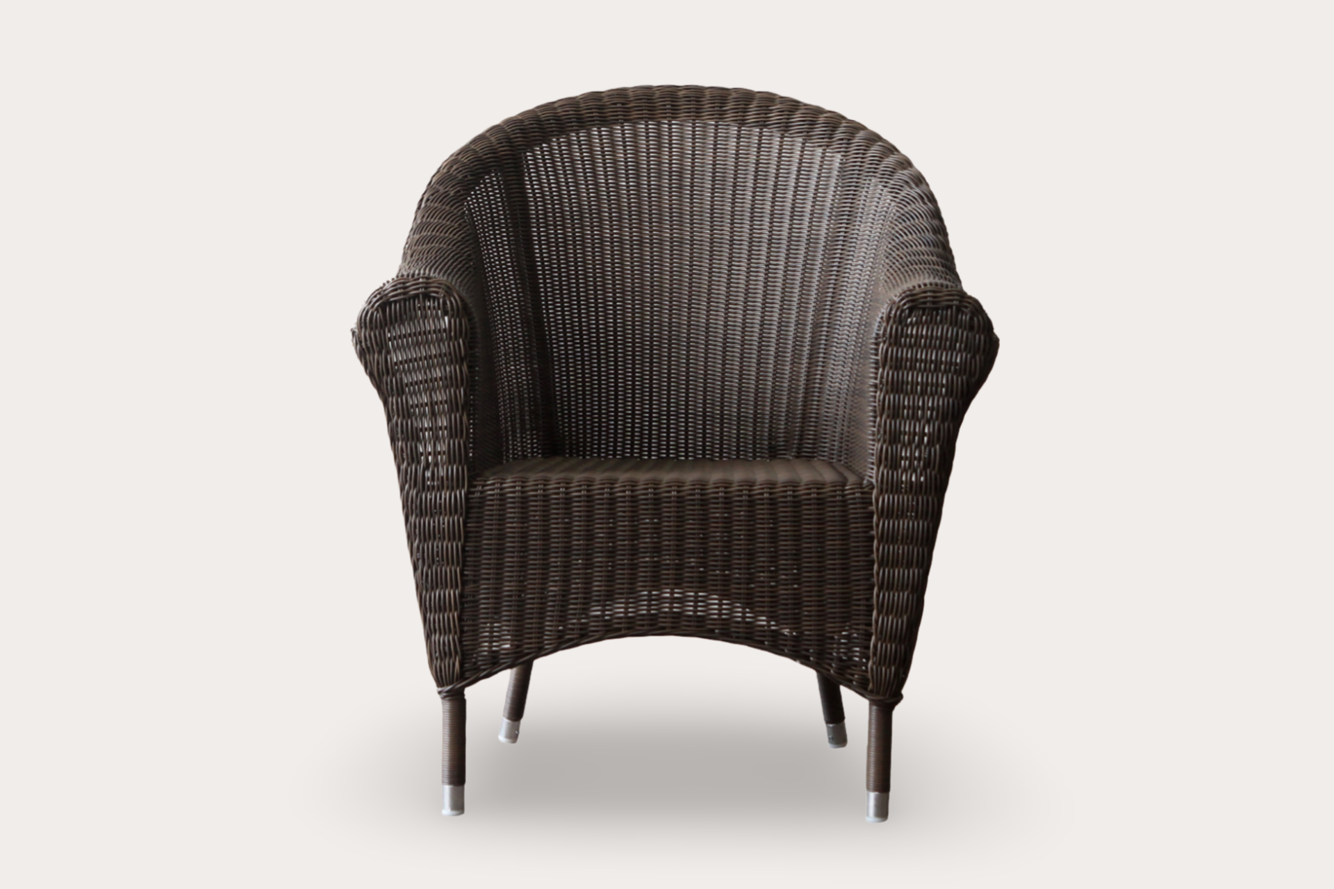 Hampshire Outdoor Wicker Carver. Mocha Creme
