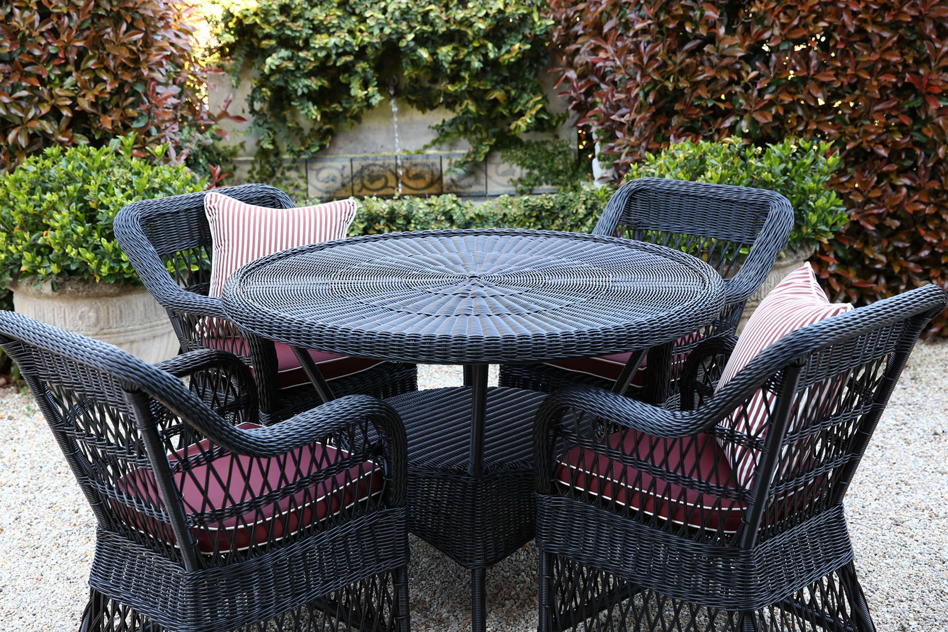 Lauren Outdoor Carver. Black