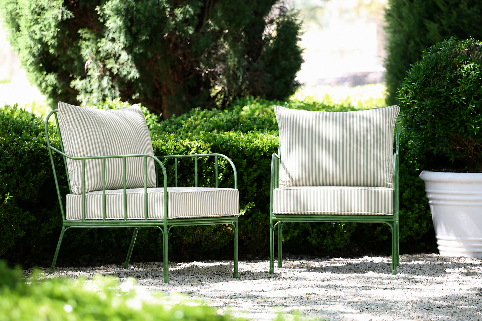 Luzon Armchair. Steel. Reseda Green