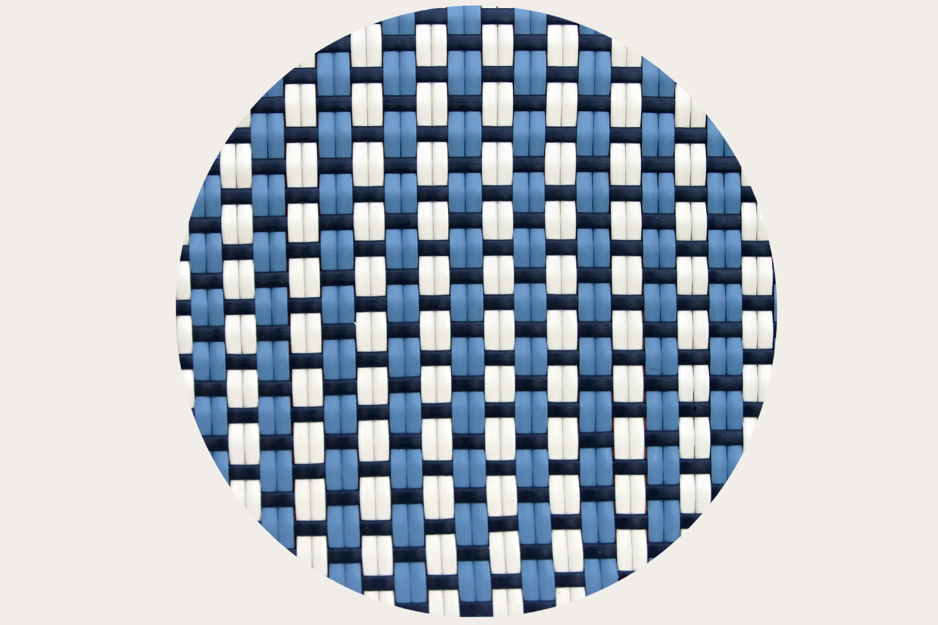 P17 Tres Lineas Navy, Ringlet & Thamas