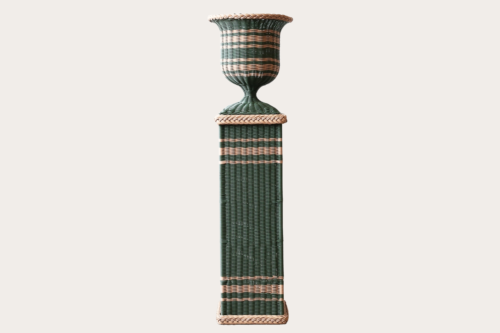 Arbour Vase & Plinth - Outdoor