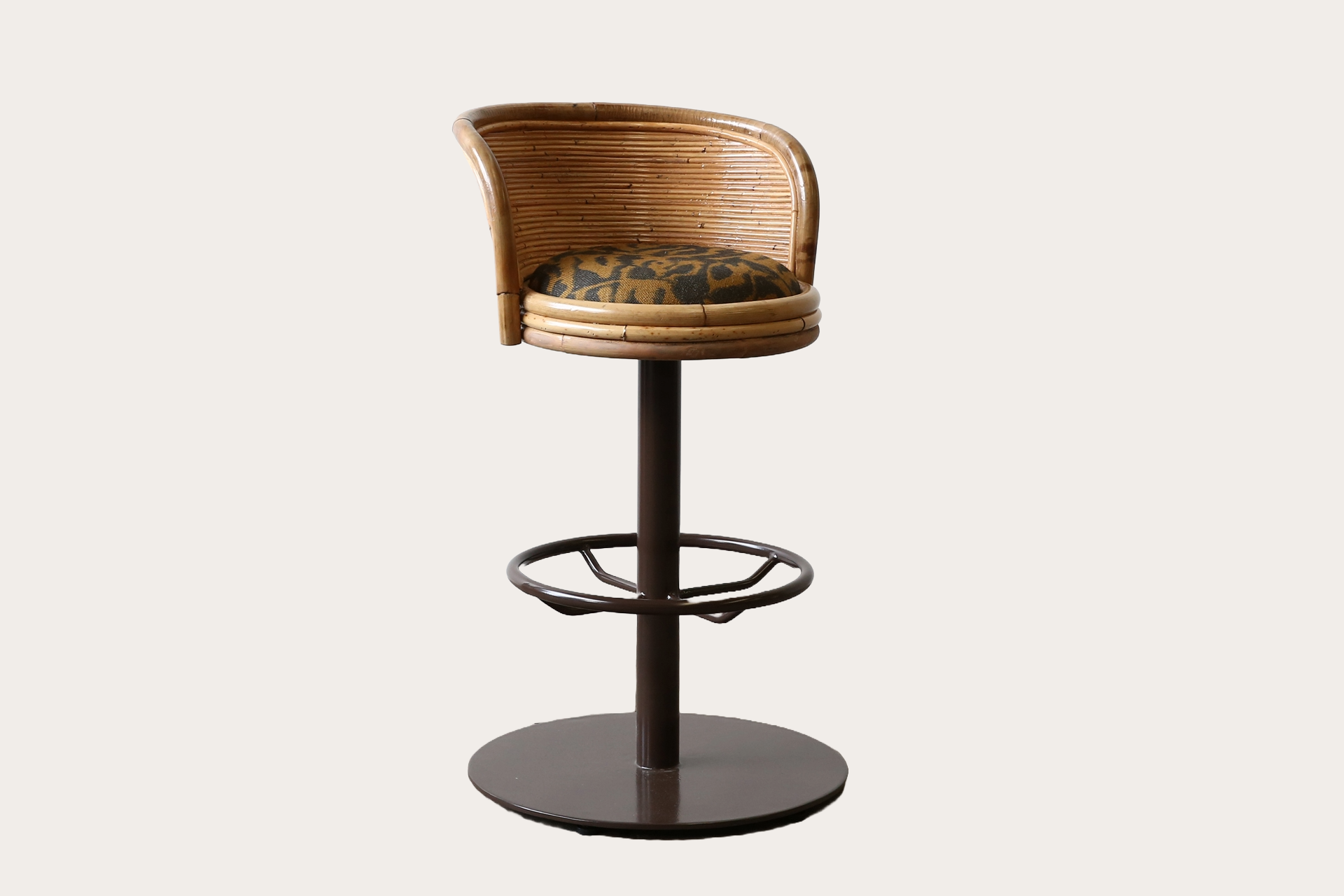 Sake Swivel Barstool Totem