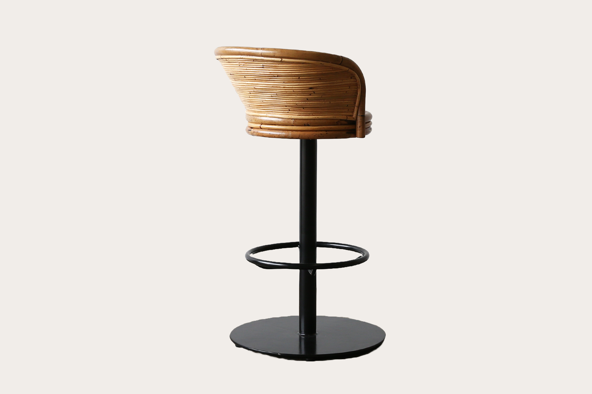 Sake Pedestal Barstool Black