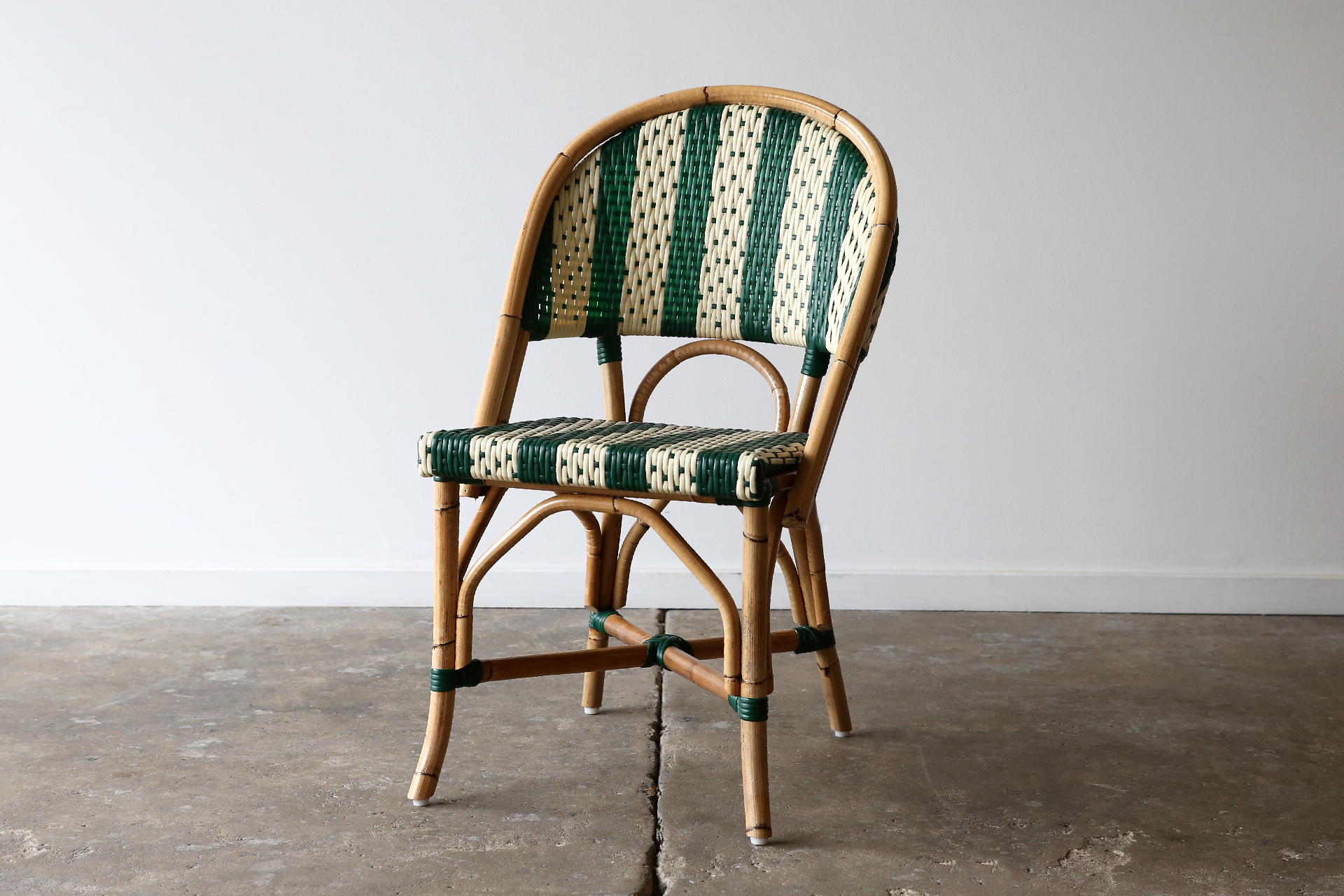 Side Walk Chair - Paw Paw & Ringlet