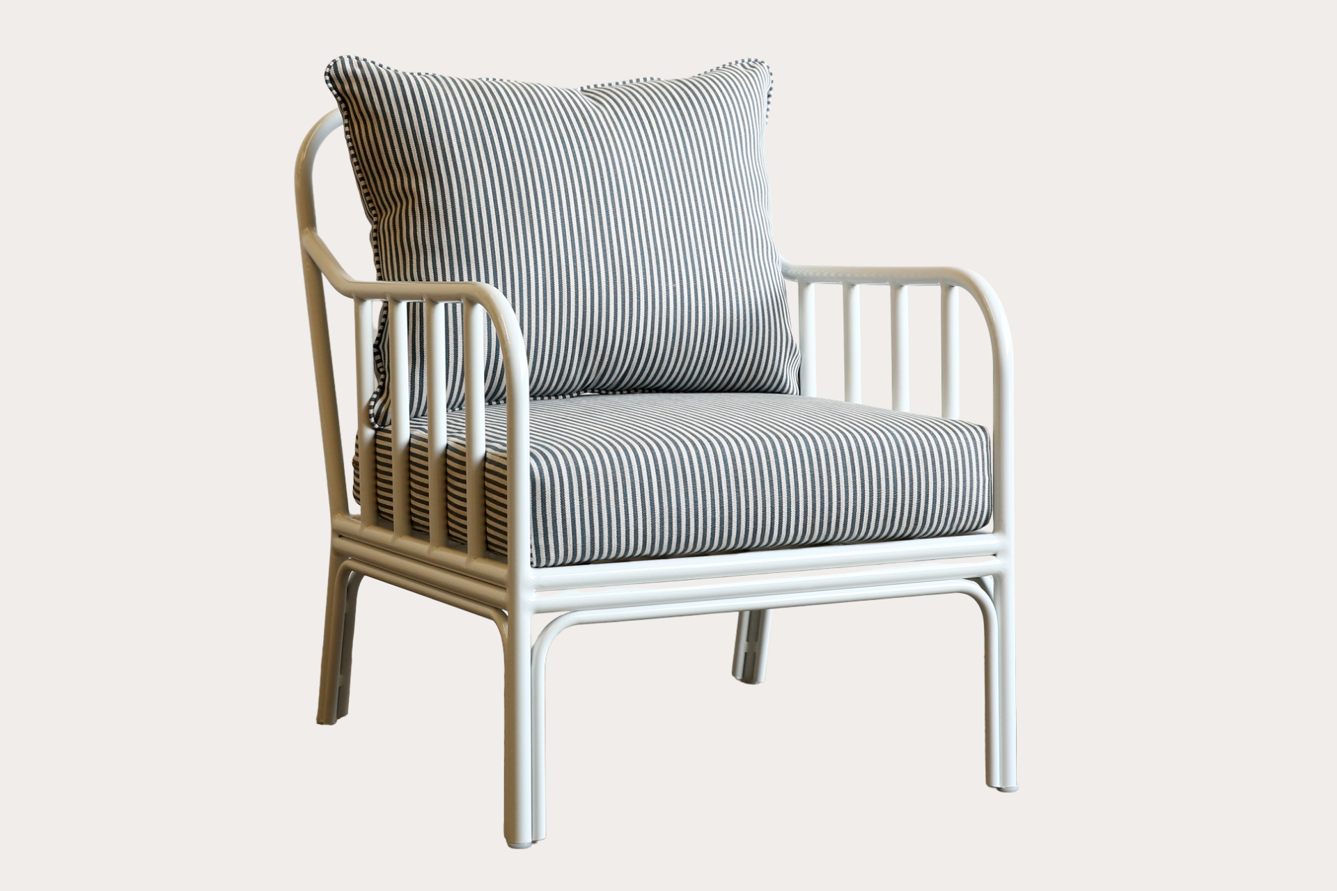 aluminium outdoor armchair in white