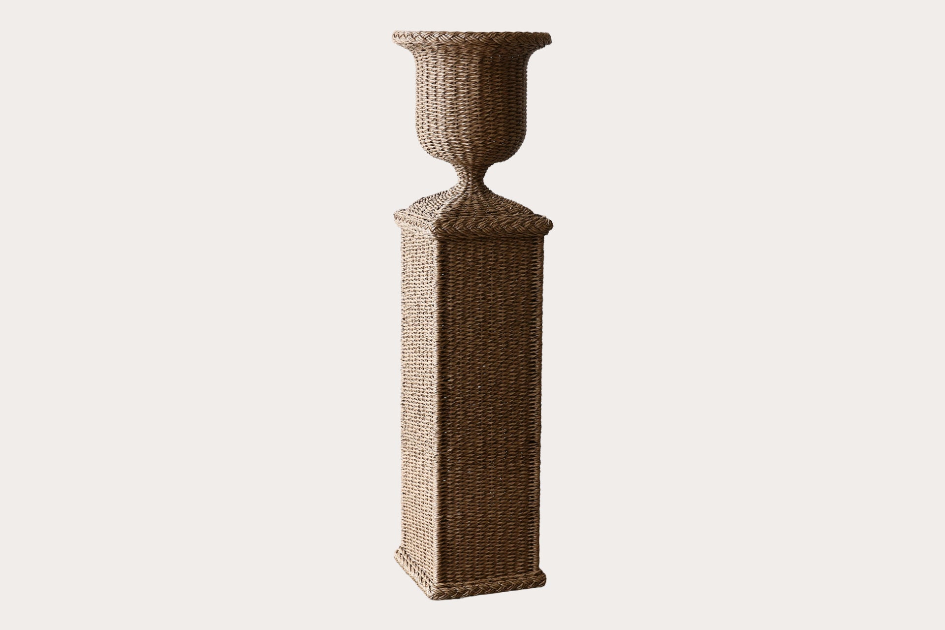 Outdoor Arbour Pedestal with Urn – Twisted Abaca