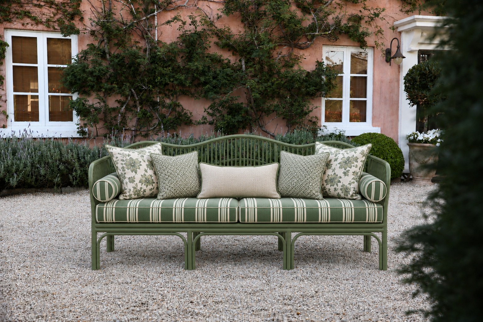 Cabarita Outdoor Daybed - Reseda Green