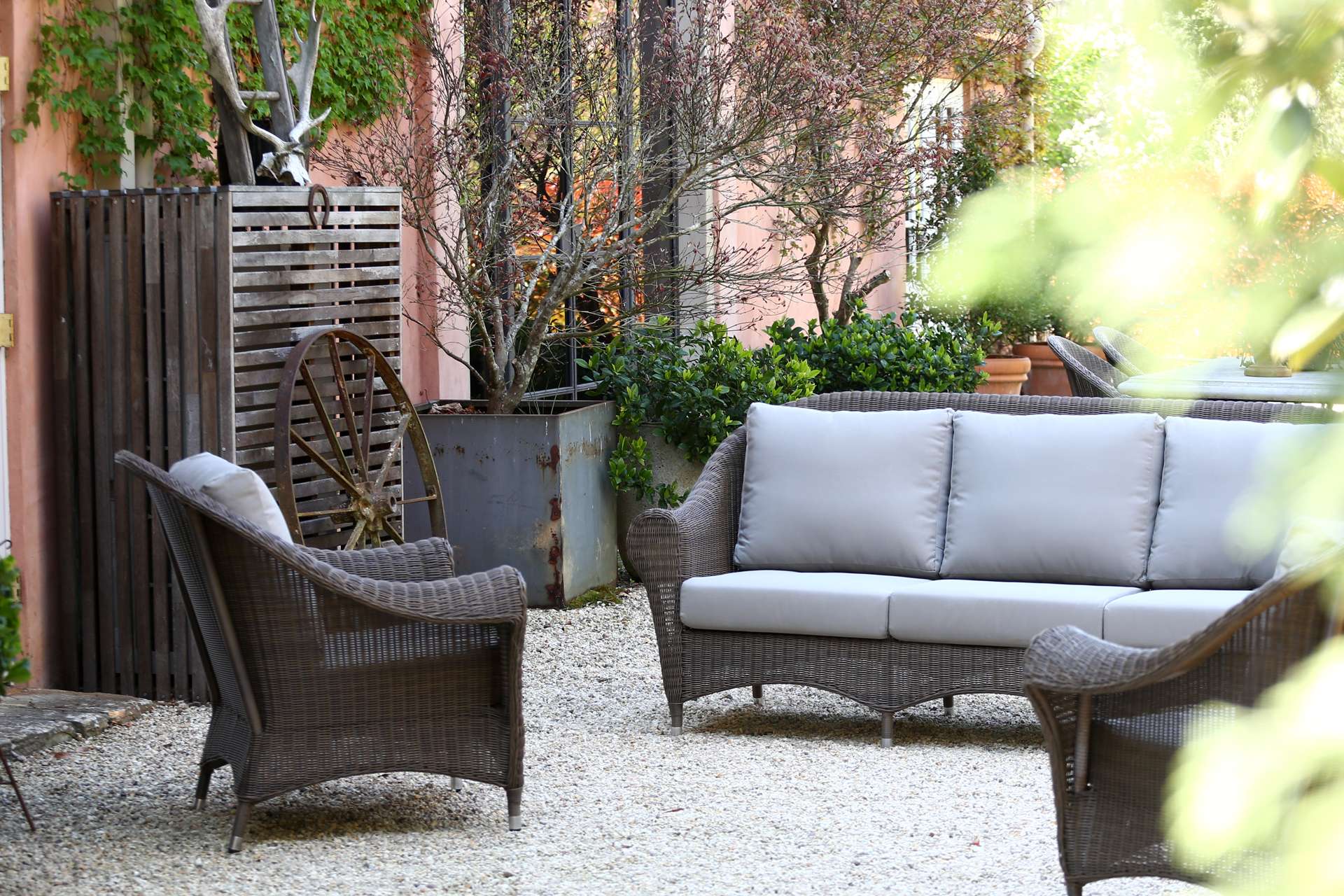 Hampshire Outdoor Wicker Armchair. Mocha Creme