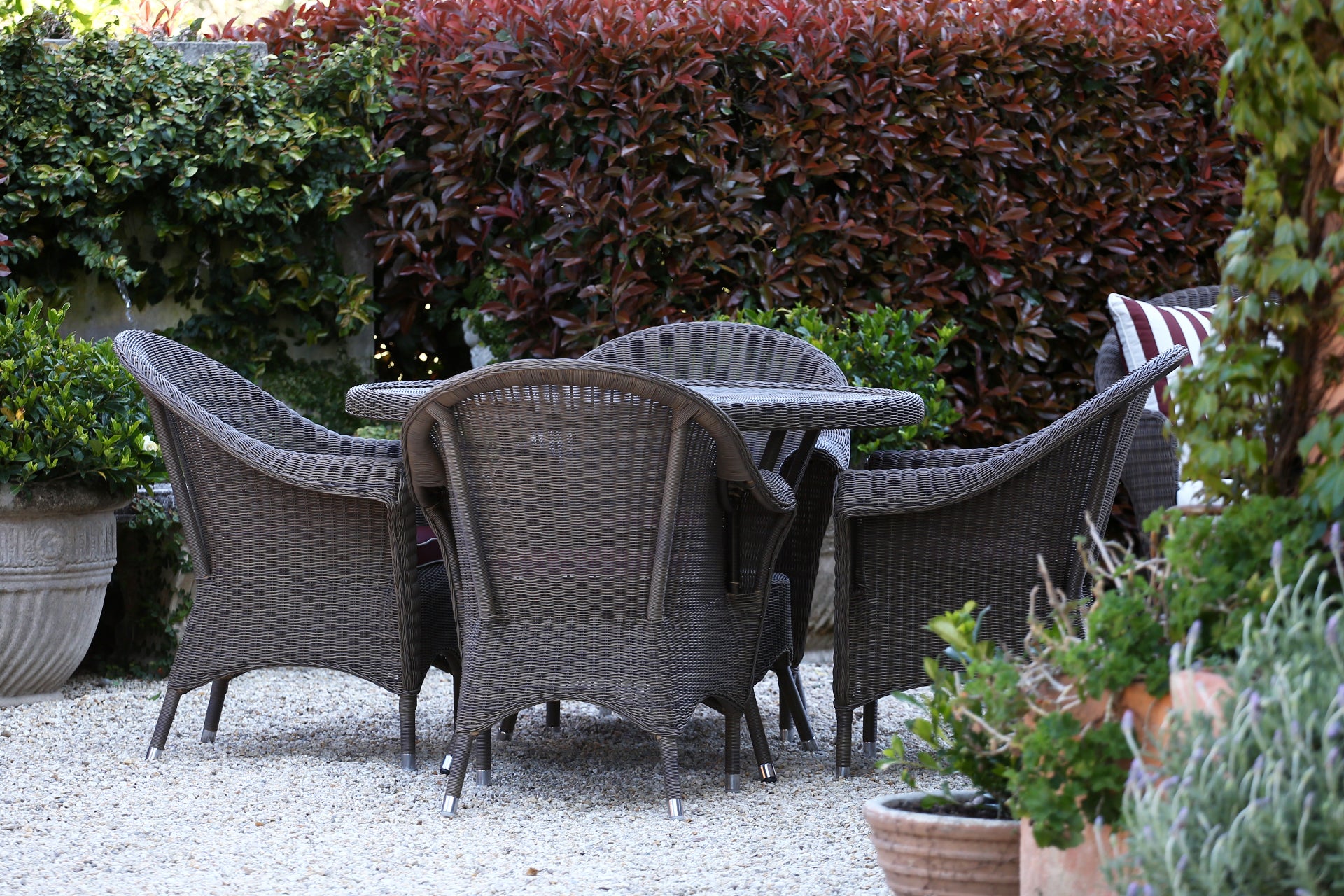 Hampshire Outdoor Wicker Carver. Mocha Creme
