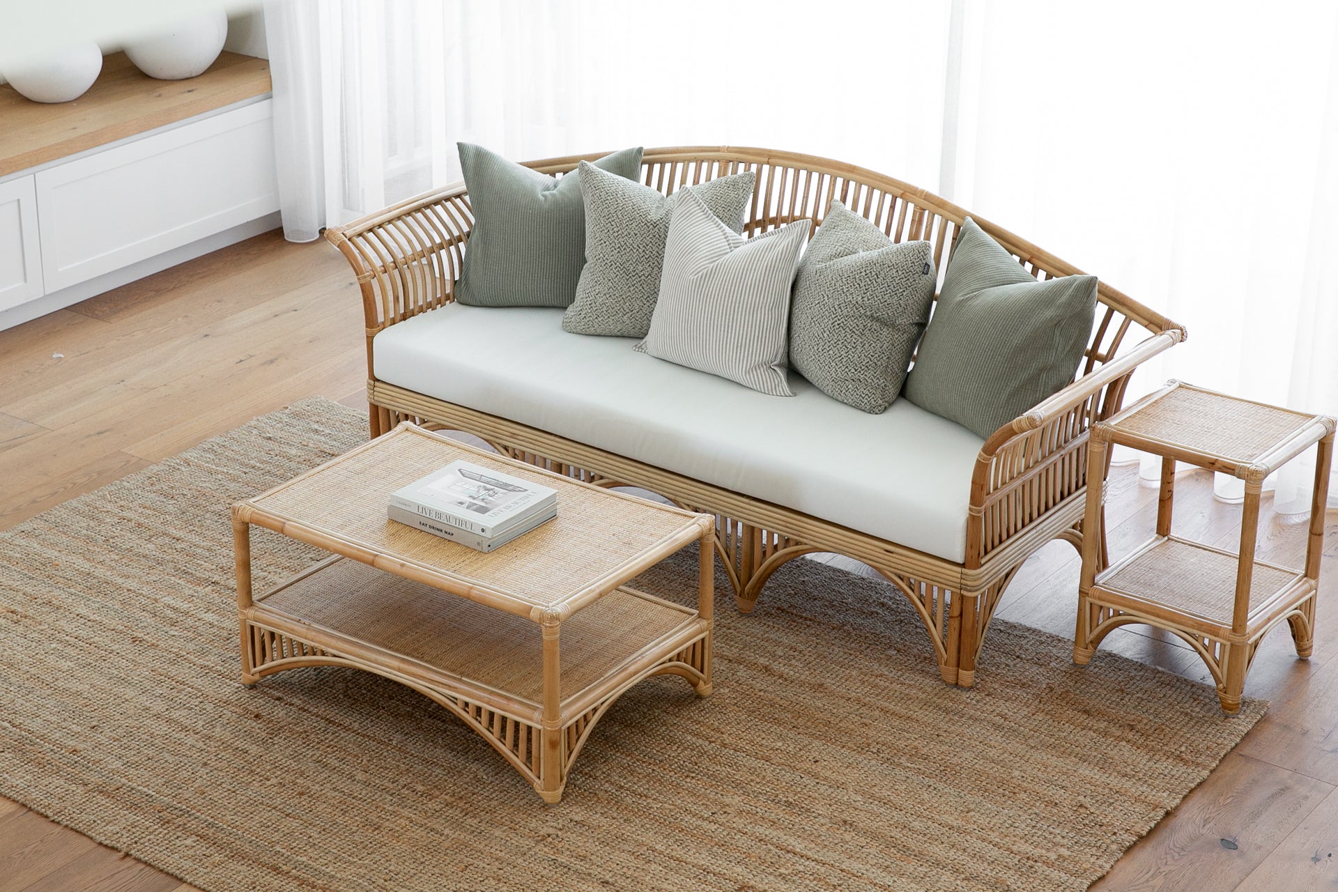 AW23 Daybed. Natural