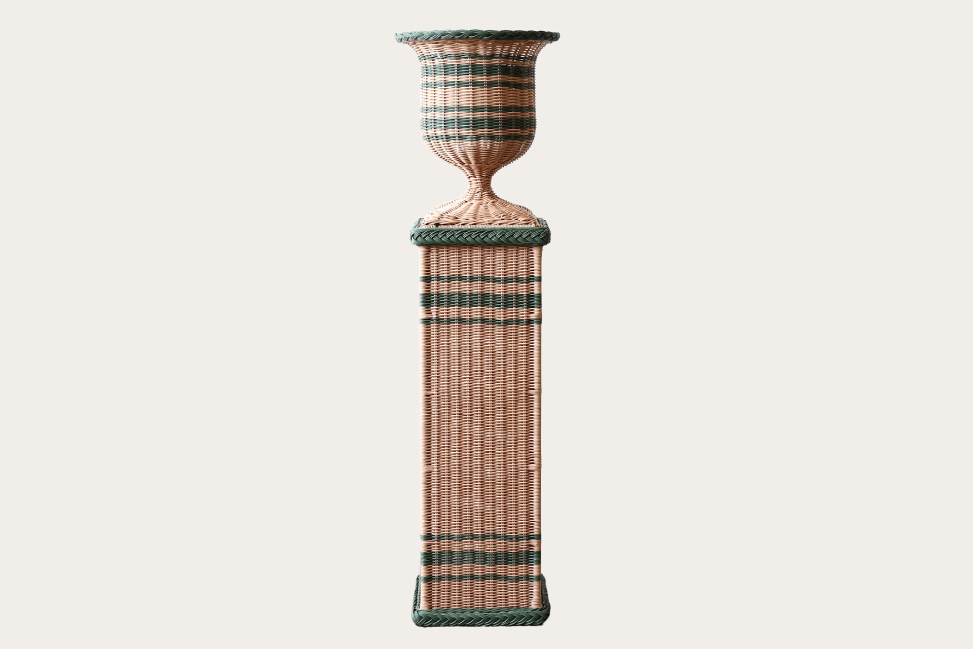 Arbour Vase & Plinth - Outdoor