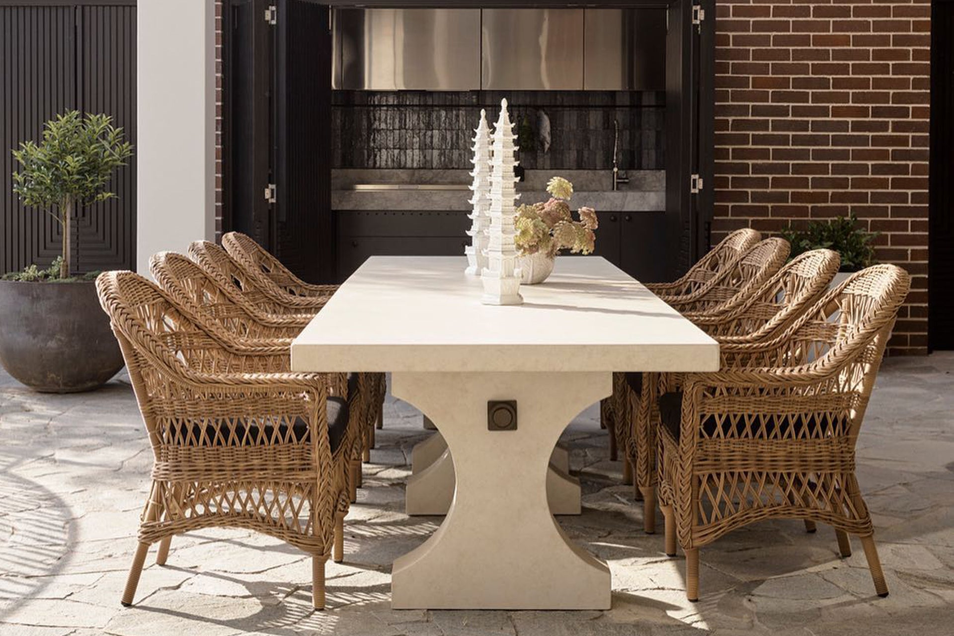 Remy Outdoor Carver
